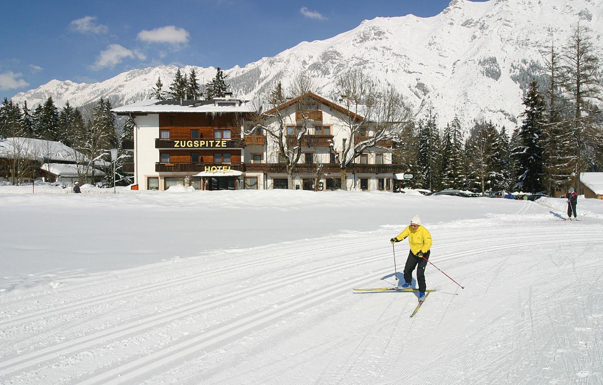 Apartmenthaus - Café - Zugspitze Leutasch Exterior foto